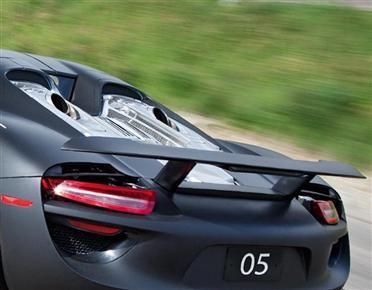 بورش 918 سبايدر رياضية وصديقة للبيئة
